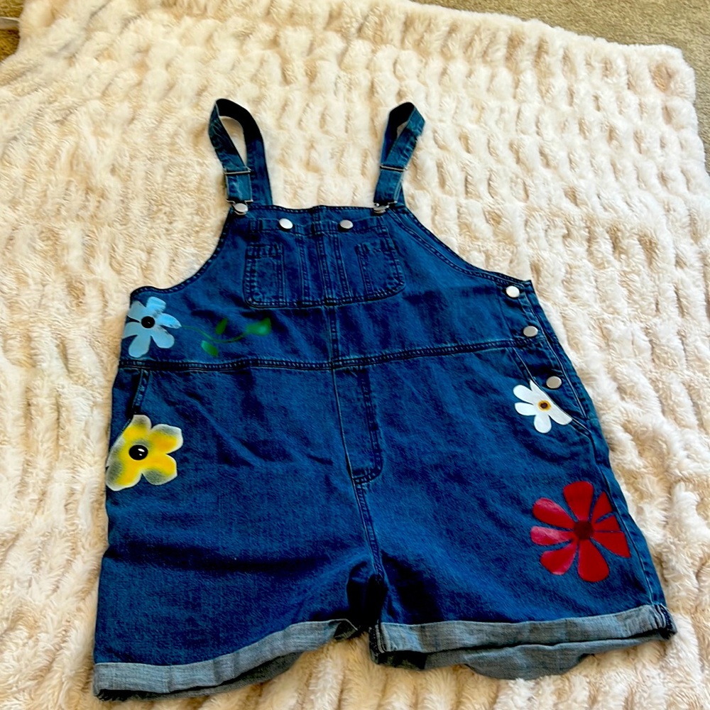 Short overalls